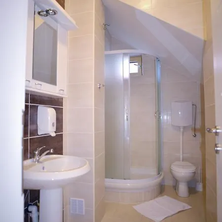 Lotos Depandans Gasthof Ni